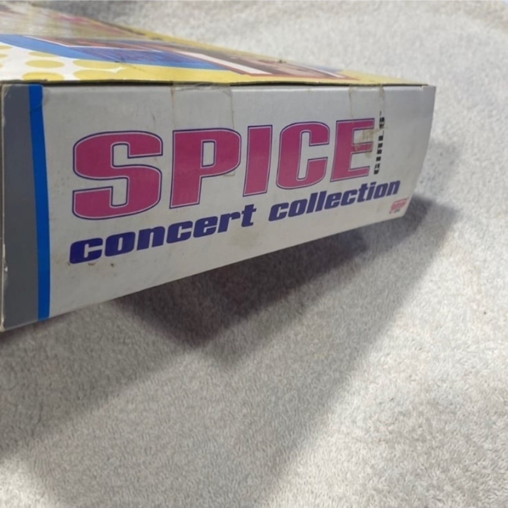 Posh Spice - Picture 9 of 10